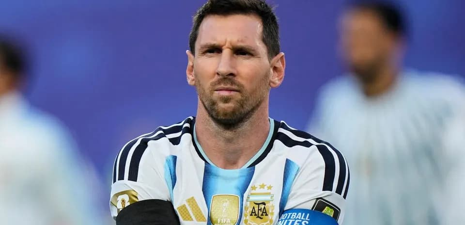 Player wearing Argentina jersey before match