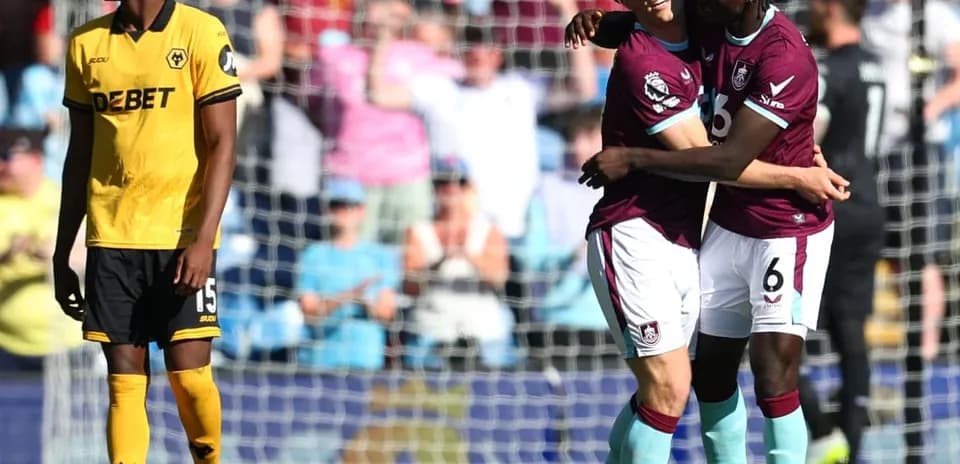 Burnley players celebrating during match against Wolves