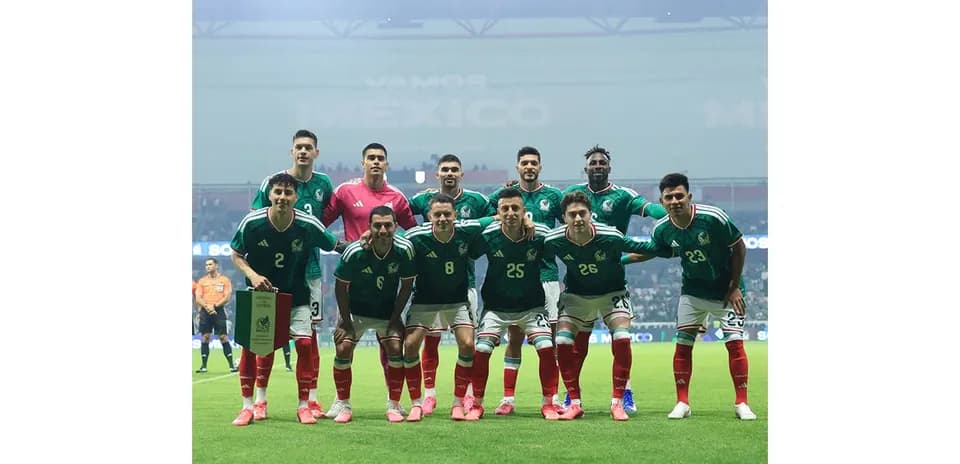 Mexico national football team lineup before match