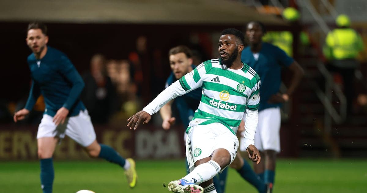 Celtic player passing the ball during match