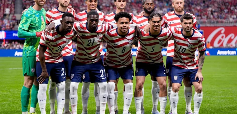 USA national team posing before the match