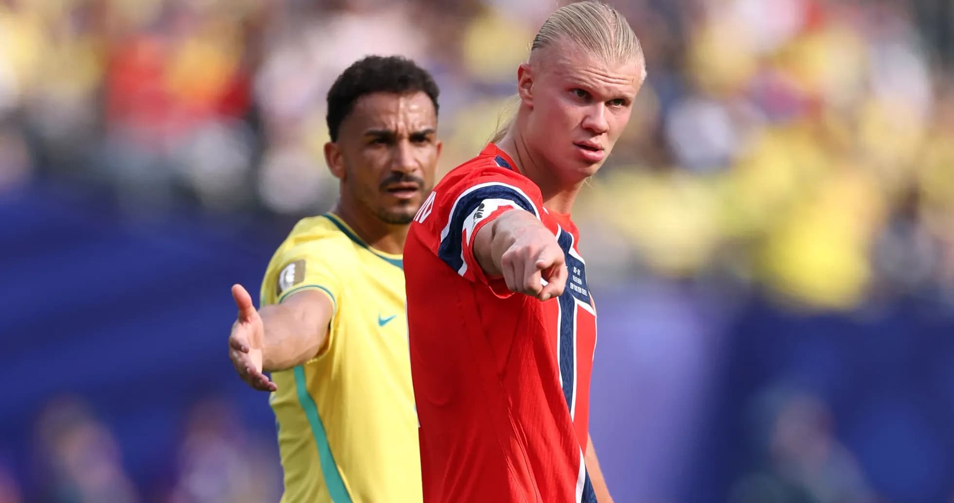 Players from Norway and Brazil on the field