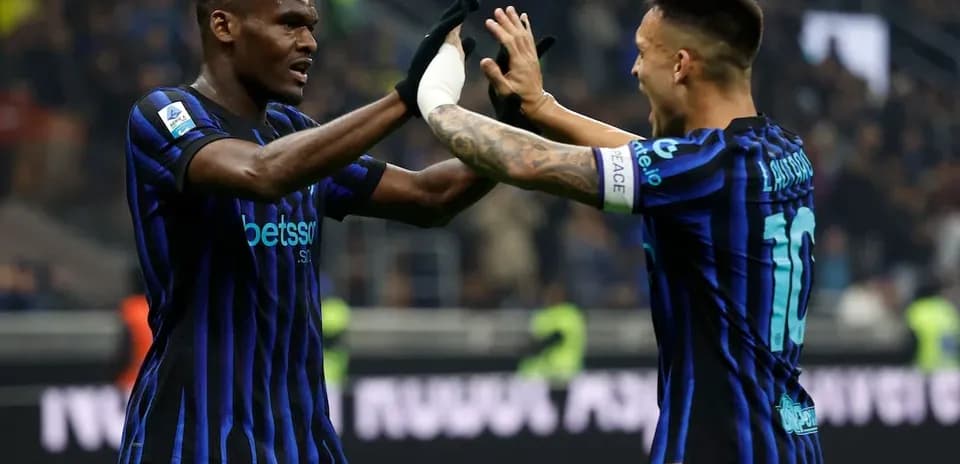 Players celebrating during Lazio vs Inter match