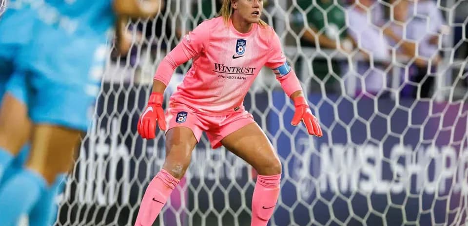 Goalkeeper in action during NWSL match