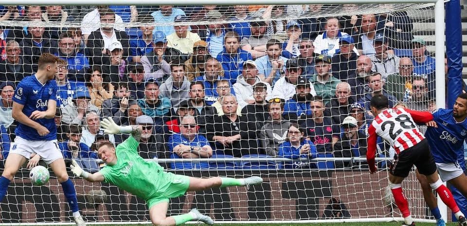 Penalty save during Everton vs Sunderland match