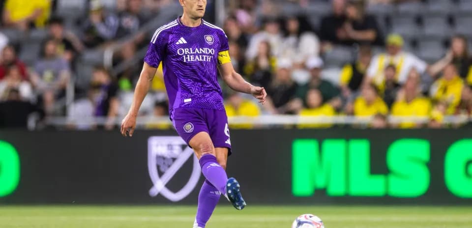 Orlando City player preparing for a kick