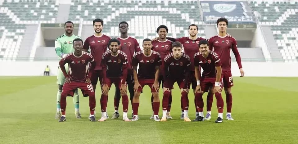 Al Wahda U23 team lineup on the pitch