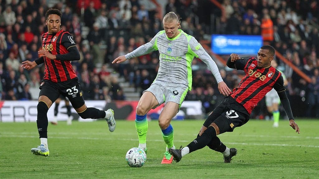 Players competing during Bournemouth vs Manchester City match