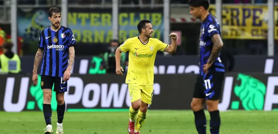 Lazio player celebrating during match against Inter