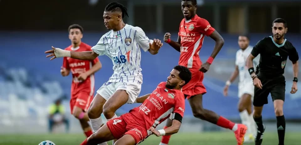 Players competing during Al Ain U23 vs Al Sharjah U23