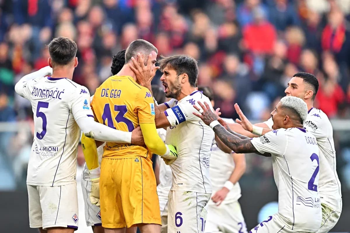 Fiorentina players celebrating with De Gea