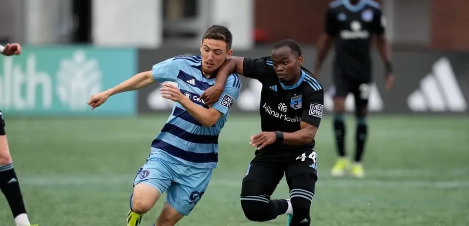 Players competing during Sporting KC II match