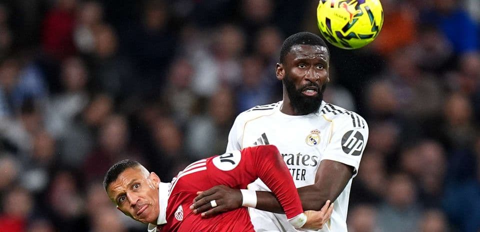 Players competing during Sevilla vs Real Madrid match