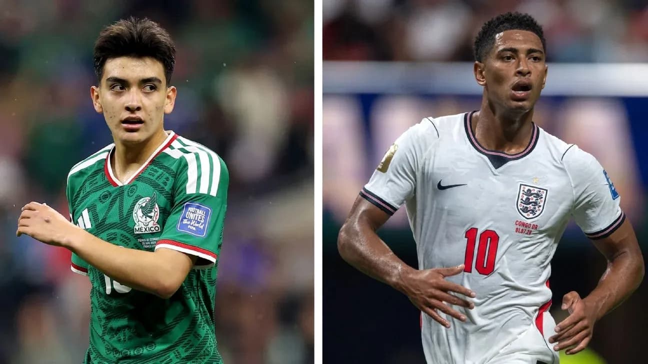 Mexico and England players during World Cup match