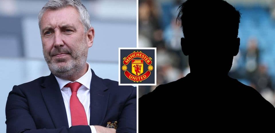 Coach with Manchester United logo and silhouette