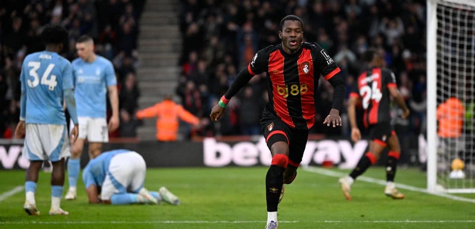 Bournemouth player celebrating goal against Nottingham Forest