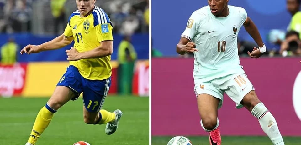 Sweden and France players in World Cup match
