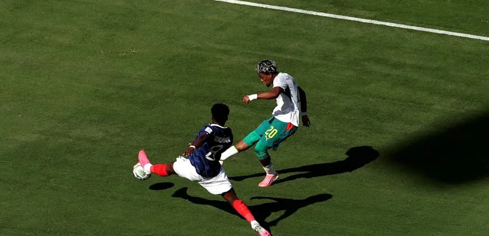 Player attempting to evade a tackle during match