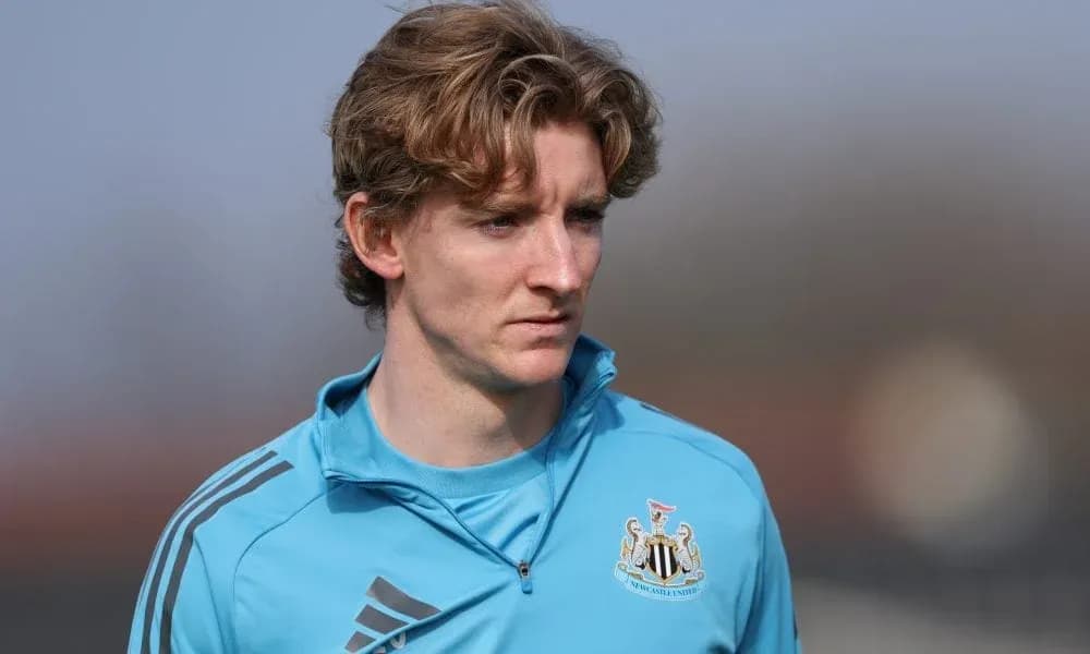 Player in Newcastle United training kit at practice