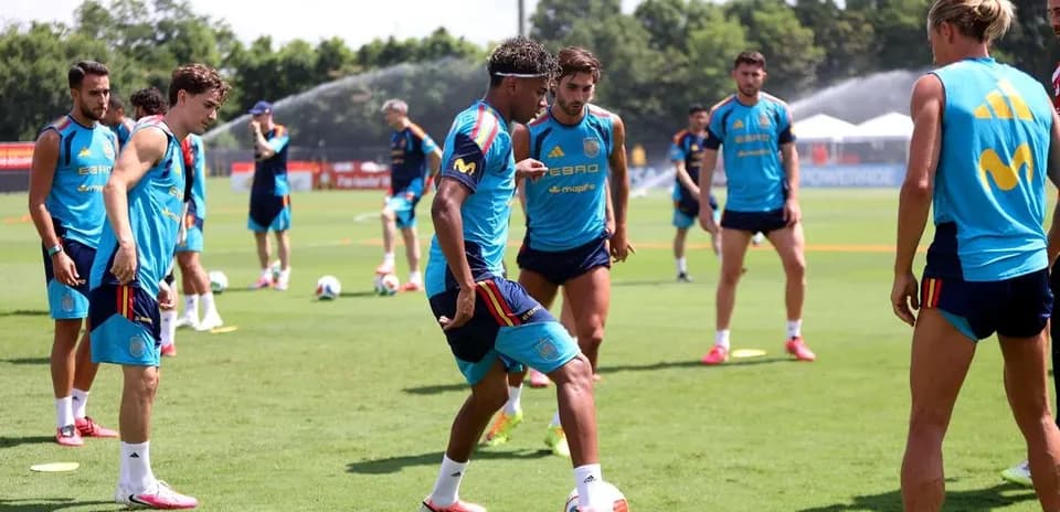 Spain national team players training on the field