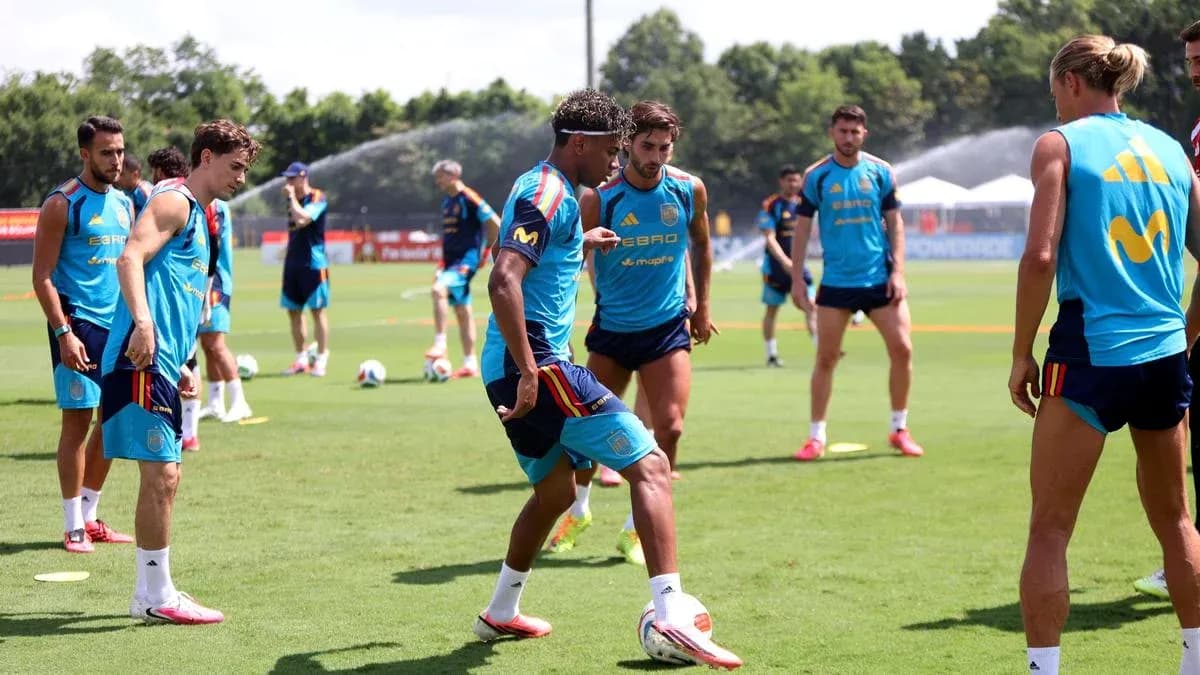Spain national team players training on the field