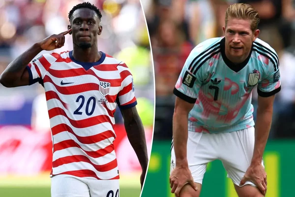 Players from USA and Belgium during World Cup match