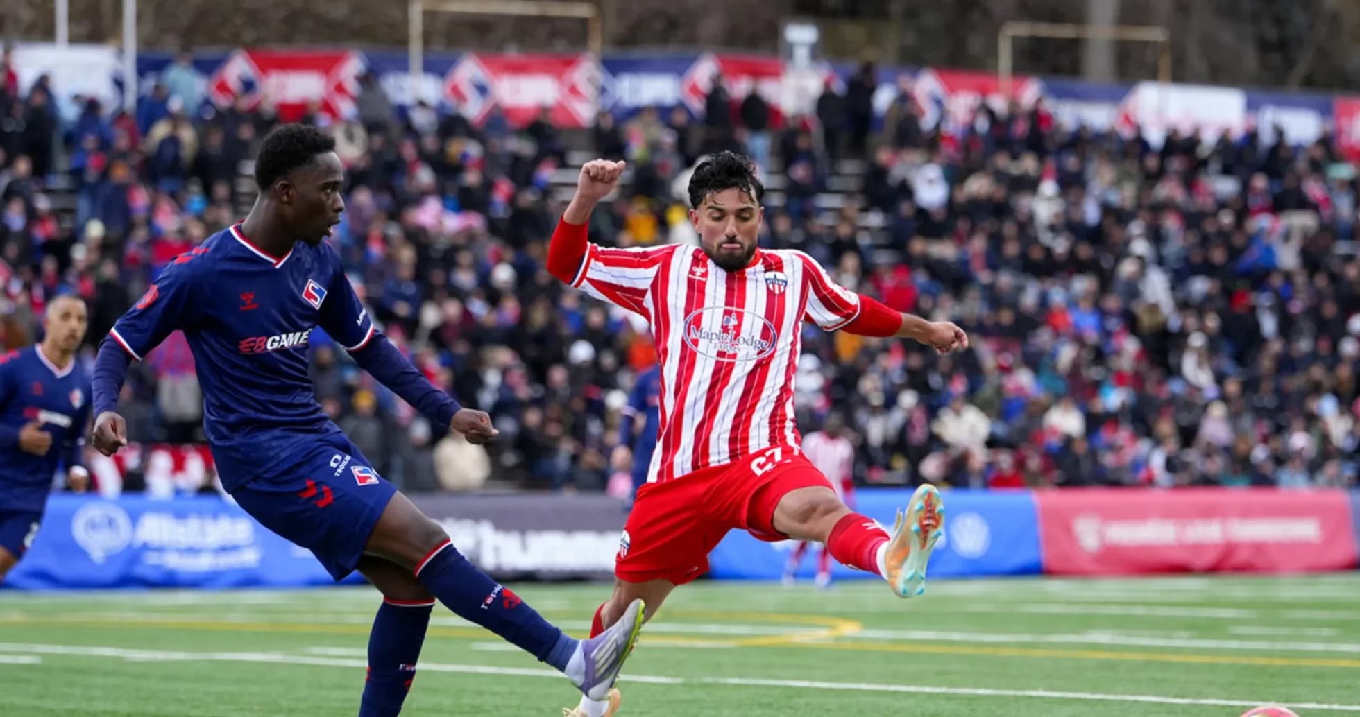Players from Atlético Ottawa and Supra du Quebec competing Players from Atlético Ottawa and Supra du Quebec competing
