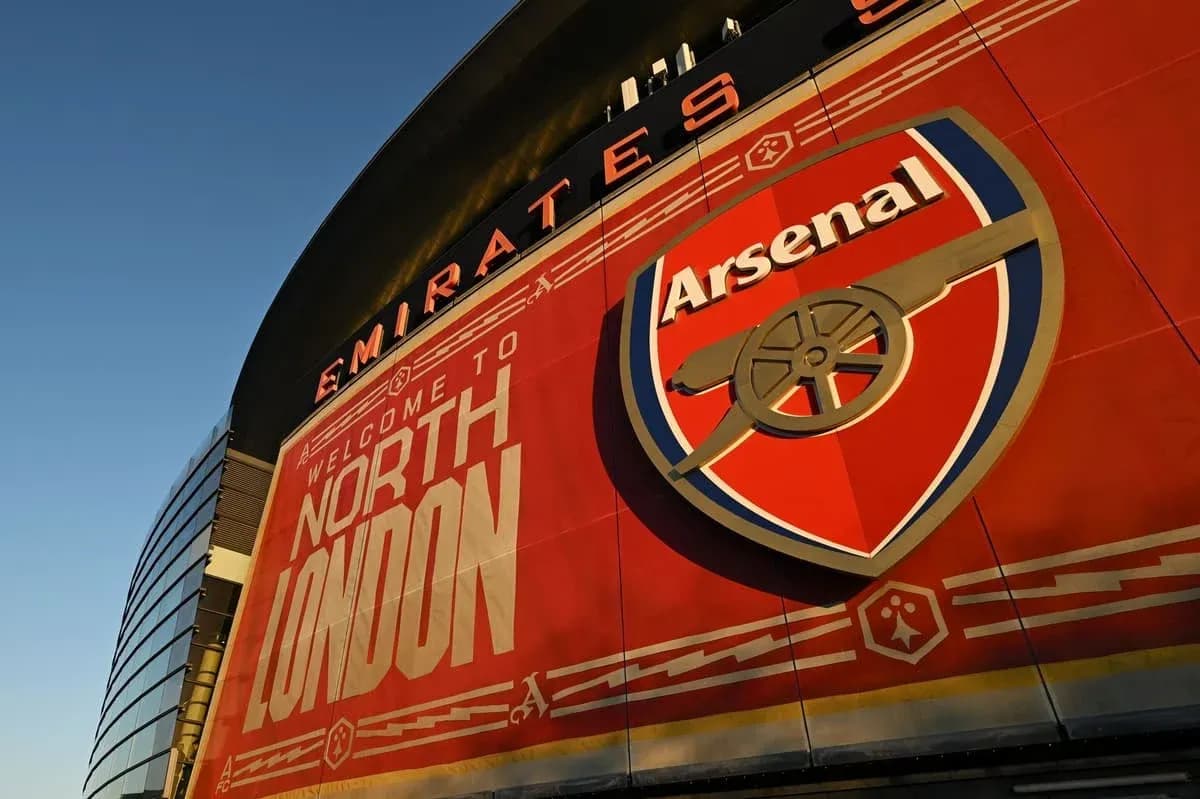 Emirates Stadium exterior with Arsenal logo Emirates Stadium exterior with Arsenal logo