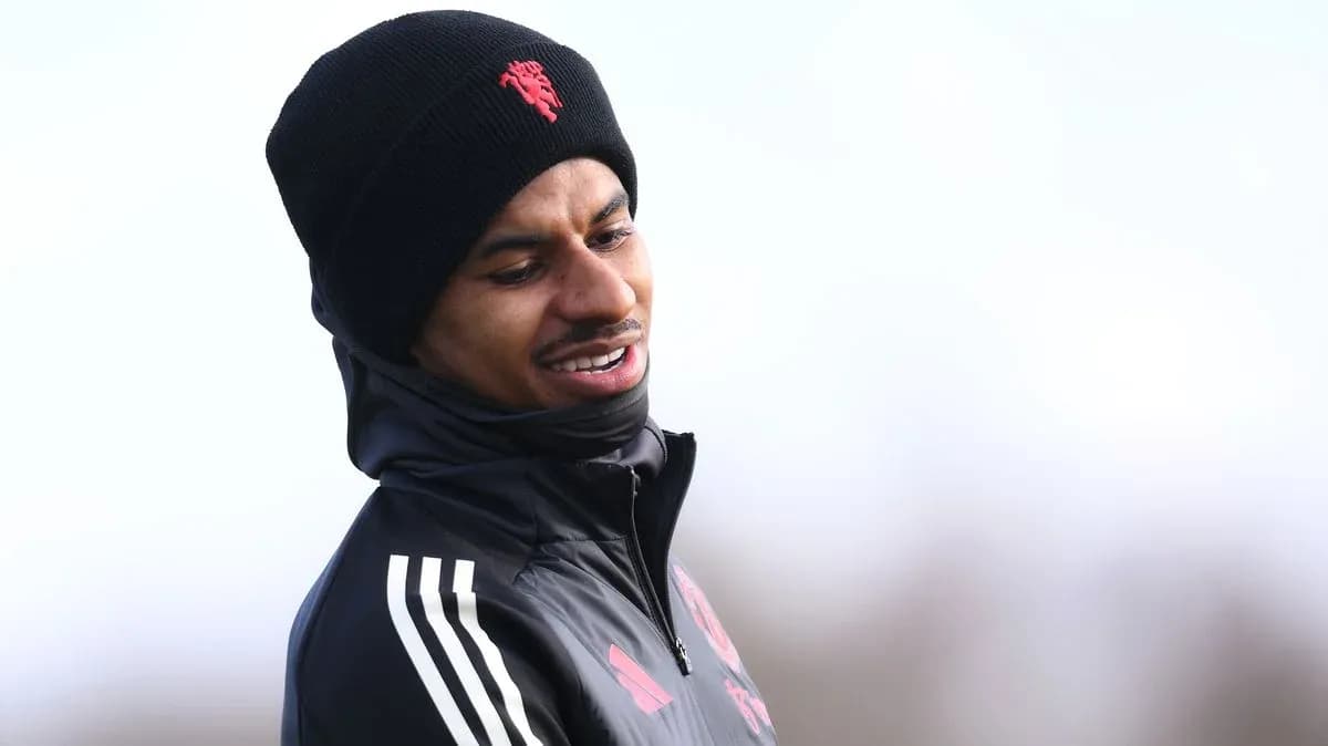 Player wearing black beanie during training session Player wearing black beanie during training session