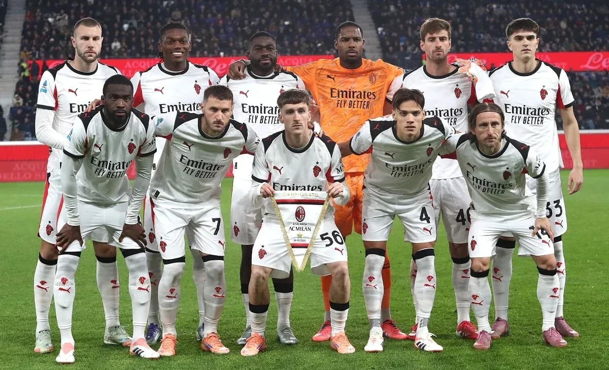 AC Milan team posing before the match AC Milan team posing before the match