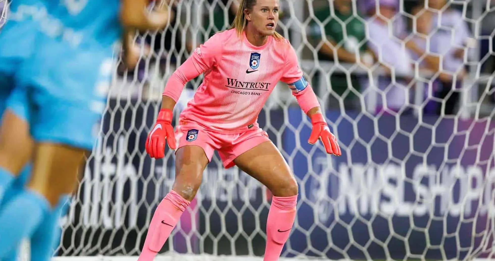 Goalkeeper in action during NWSL match Goalkeeper in action during NWSL match