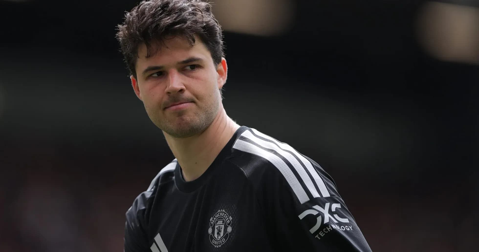 Goalkeeper in Manchester United jersey during match Goalkeeper in Manchester United jersey during match