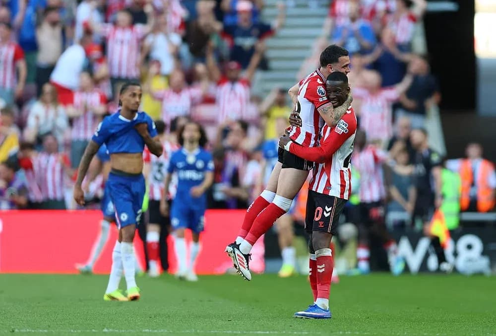 Sunderland players celebrate during match against Chelsea Sunderland players celebrate during match against Chelsea